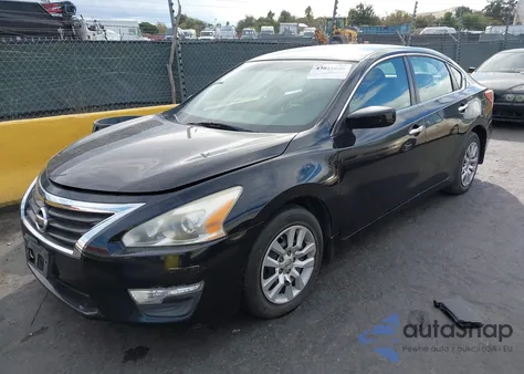 2013 Nissan Altima 2.5 S z USA, uszkodzony, nr VIN 1N4AL3AP5DC174553